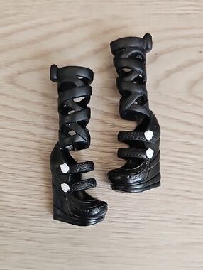 Monster High Draculaura Picture Day Replacement Shoes Heels